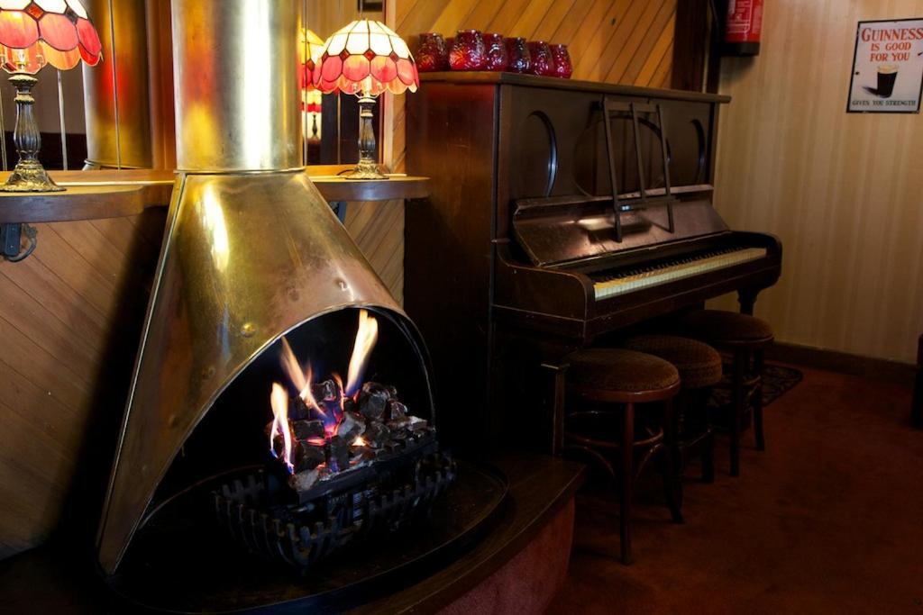 Tully'S Hotel Castlerea Dış mekan fotoğraf